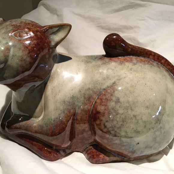 CERAMIC POTTERY MEDIUM SIZED GLAZED CAT FIGURINE - Picture 3 of 8